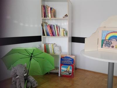 Ura pravljic s kamišibajem (Ivančna Gorica)